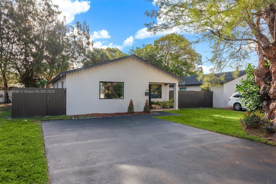 311 SE 3rd Ave, Hallandale Beach, 佛羅里達州 33009, 美國