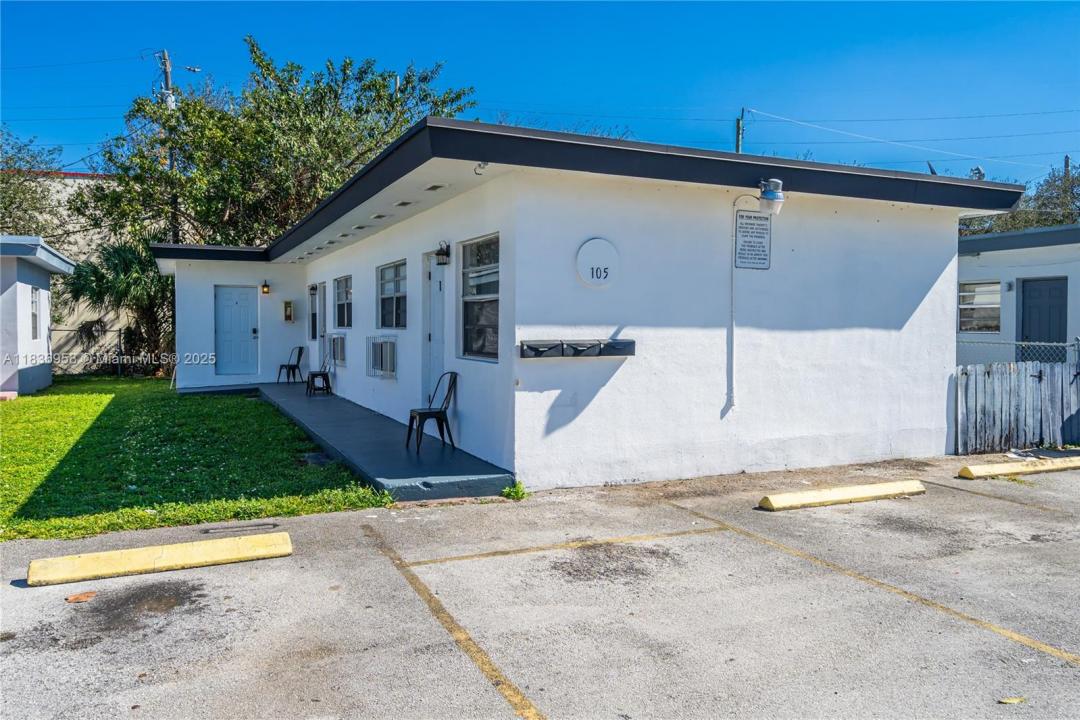 105 SW 5 Ct 1, Dania Beach, Floride 33004, États-Unis