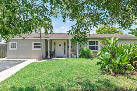 65 NE 209th Ter, Miami Gardens, Florida 33179, USA