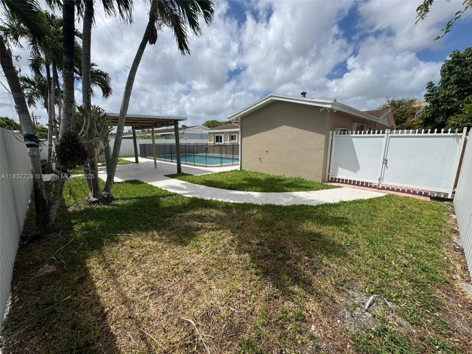 2405 SW 129th Ct, Miami, Florida 33175, Amerika Birleşik Devletleri
