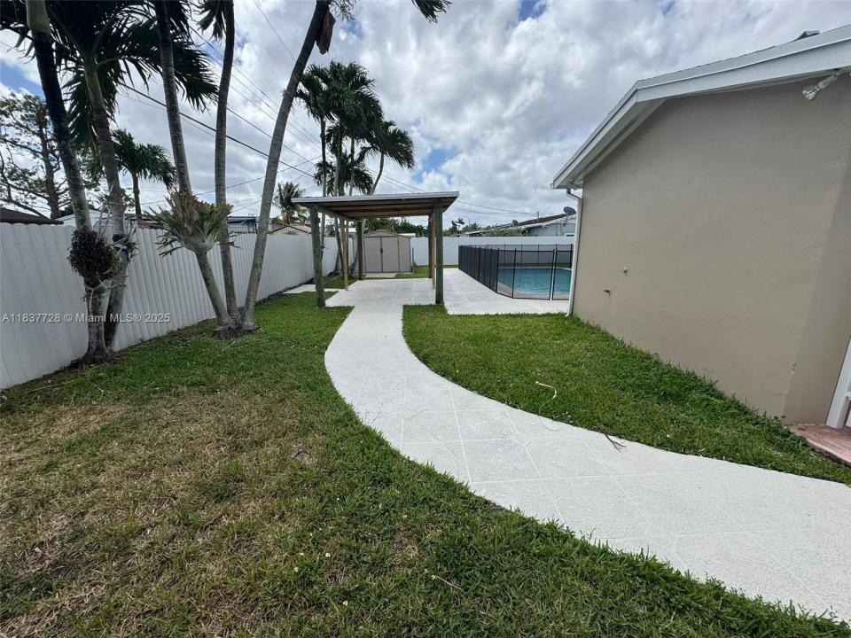 2405 SW 129th Ct, Miami, Florida 33175, Amerika Birleşik Devletleri