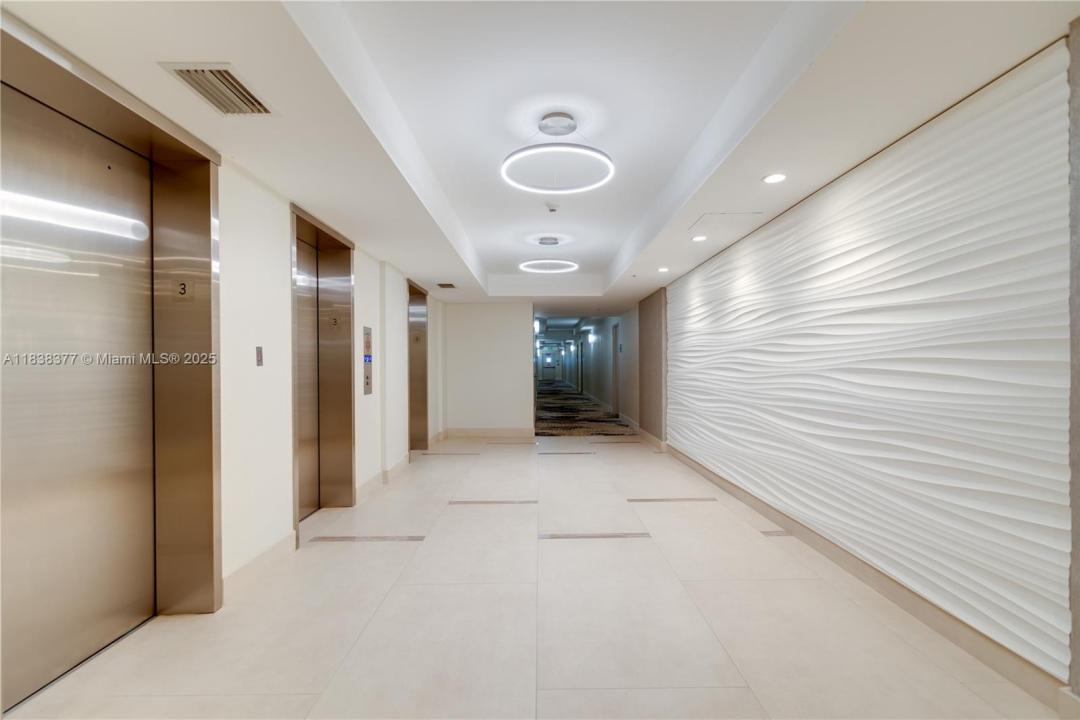 3001 S Ocean Dr 235, Hollywood, Floryda 33019, USA