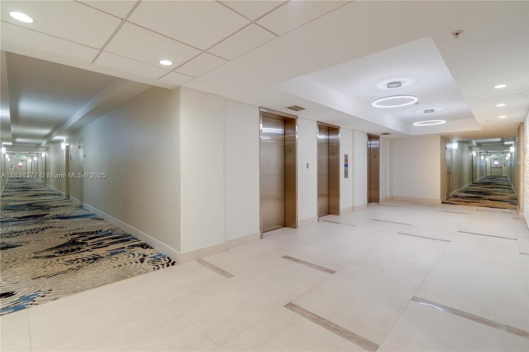 3001 S Ocean Dr 235, Hollywood, Floryda 33019, USA