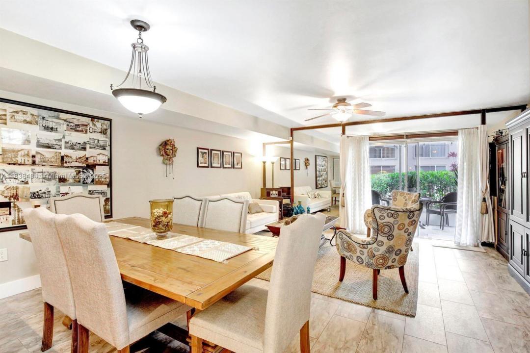 9715 NW 23rd Ct, Pembroke Pines, 佛罗里达州 33024, 美国