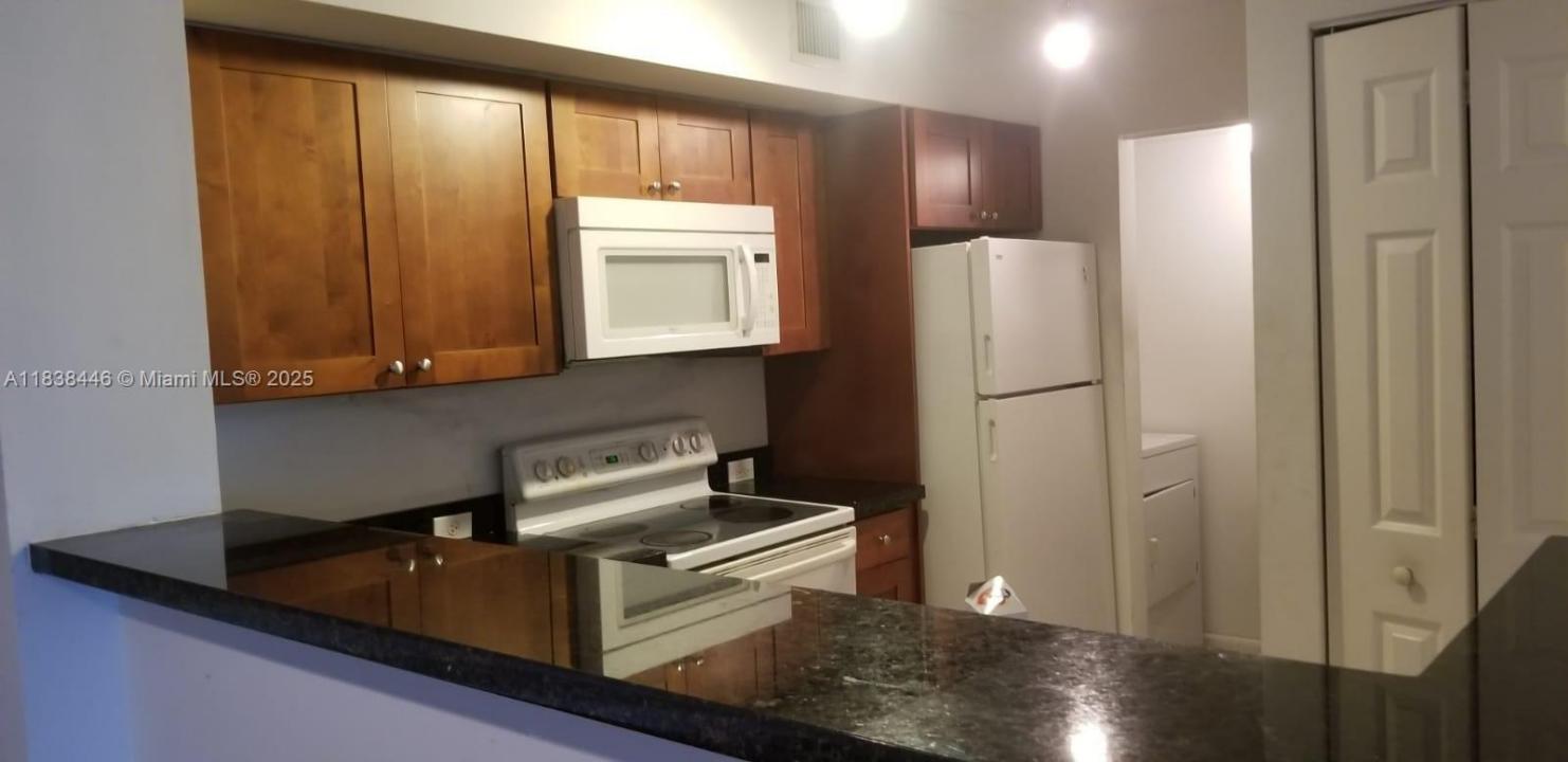 11145 SW 6th St 104, Pembroke Pines, فلوريدا 33025, الولايات المتحدة