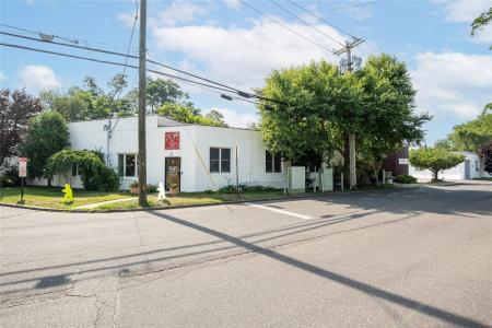 2-4 Manhasset Avenue, North Hempstead, New York 11050, USA