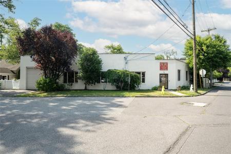 2-4 Manhasset Avenue, North Hempstead, New York 11050, USA