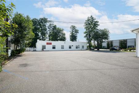 2-4 Manhasset Avenue, North Hempstead, New York 11050, USA