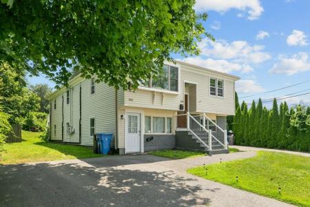 132 Maple Avenue, Middletown, Rhode Island 02842