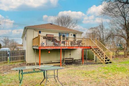 132 Maple Avenue, Middletown, Rhode Island 02842