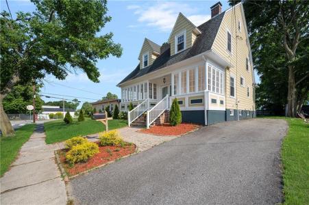 88 Wentworth Avenue, Cranston, Rhode Island 02905