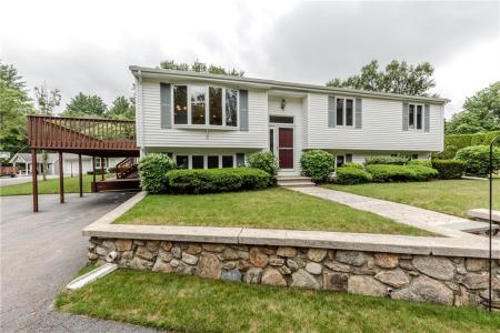 422 Buxton Street, North Smithfield, Rhode Island 02896