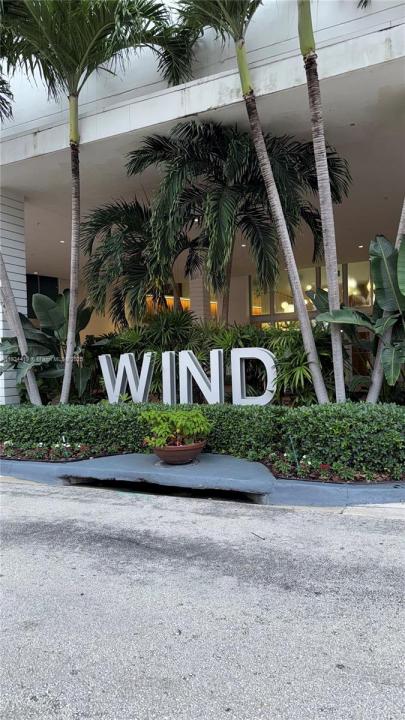 350 S Miami Ave 303, Miami, Florida 33130, USA