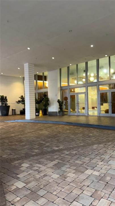 350 S Miami Ave 303, Miami, Florida 33130, USA