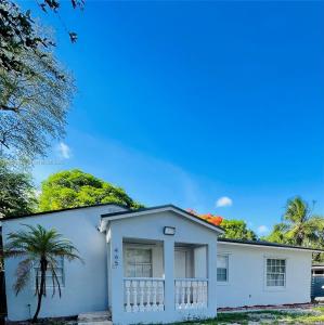 465 NE 165th St, Miami, Florida 33162, USA