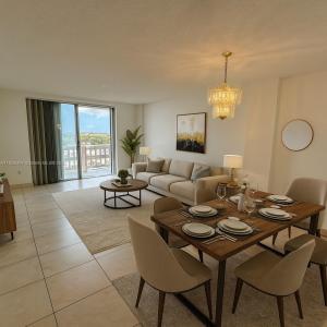 15600 NW 7th Ave 807, Miami, Florida 33169, USA