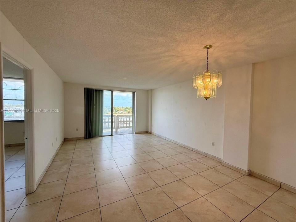 15600 NW 7th Ave 807, Miami, פלורידה 33169, ארצות הברית של אמריקה 