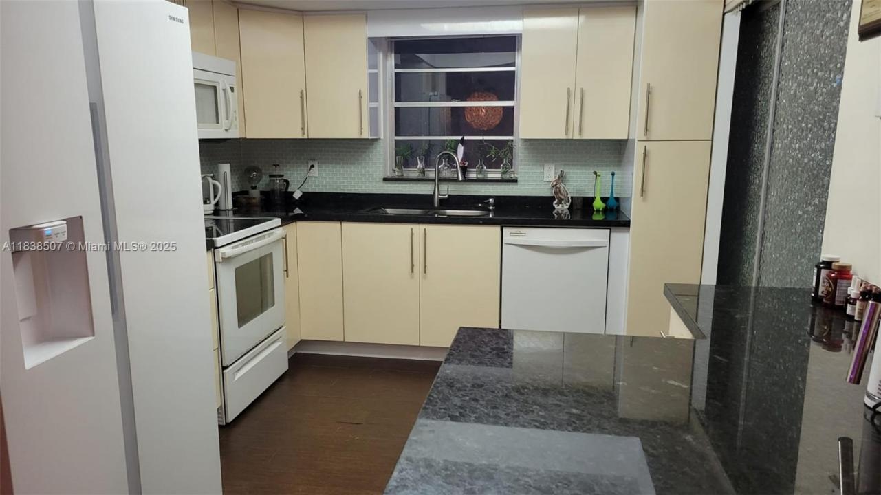 200 NE 12th Ave 7B, Hallandale Beach, 플로리다 33009, 미국