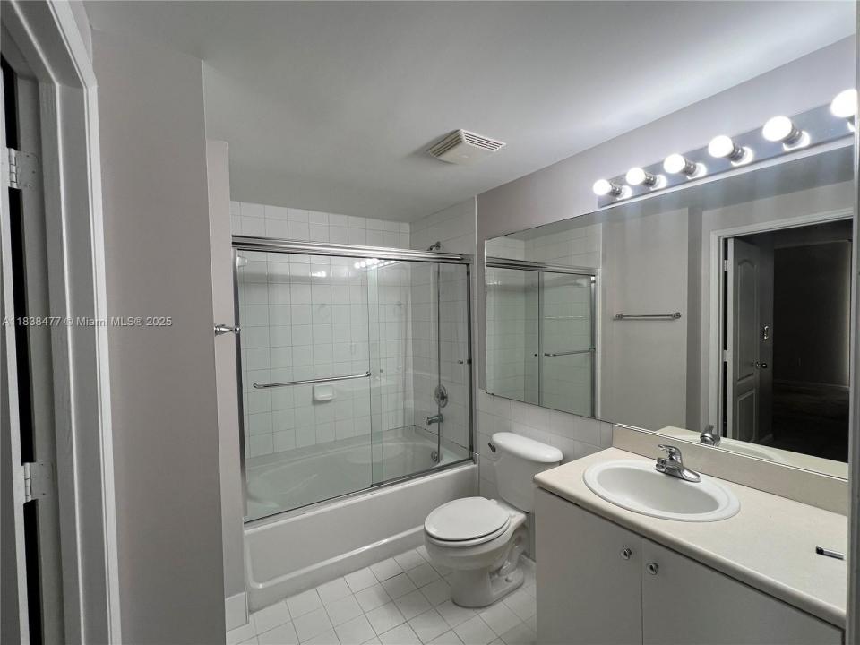 5085 NW 7th St 1507, Miami, Floride 33126, États-Unis
