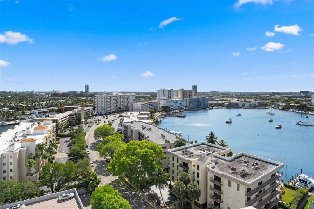 137 Golden Isles Dr 1512, Hallandale Beach, Florida 33009, USA