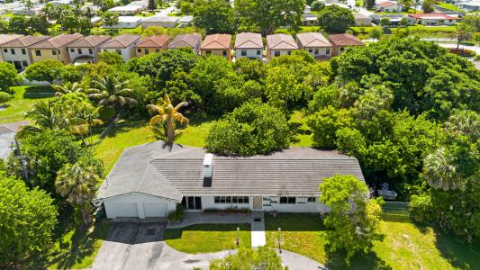 5250 Rock Island Road, Tamarac, Florida 33319, Stati Uniti