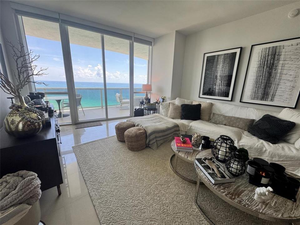 16001 Collins Ave 2003, Trump Tower #1 Condo, Sunny Isles Beach, フロリダ 33160, アメリカ合衆国