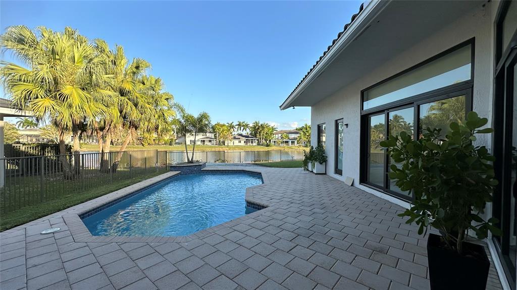 2550 Jardin Ter, Jardin, Weston, フロリダ 33327, アメリカ合衆国