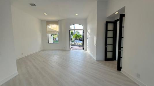 2550 Jardin Ter, Jardin, Weston, フロリダ 33327, アメリカ合衆国