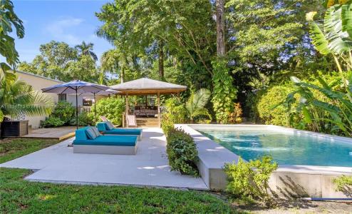 155 NW 86th St, El Portal, Florida 33150