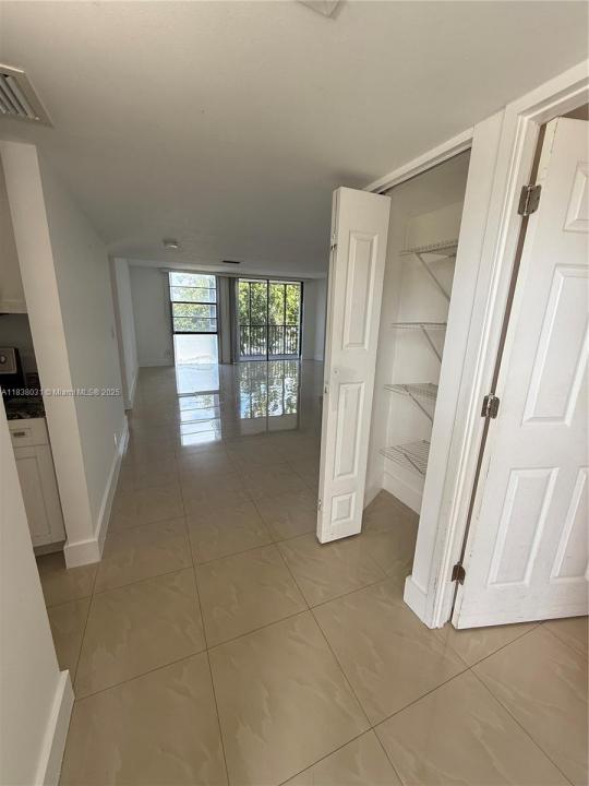 3475 N Country Club Dr 315, Aventura, Florida 33180