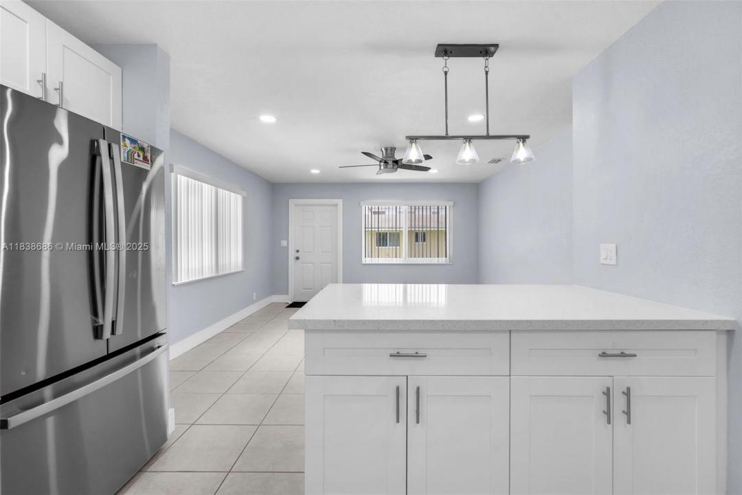 357 Phippen Waiters Rd 1, Dania Beach, Florida 33004