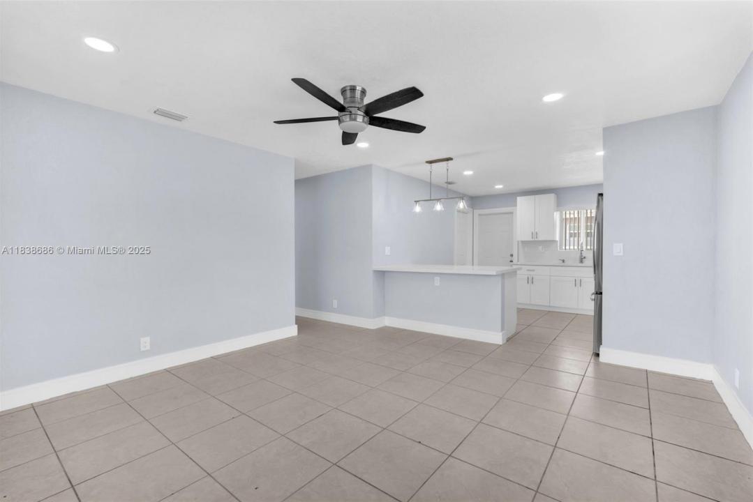 357 Phippen Waiters Rd 1, Dania Beach, Florida 33004