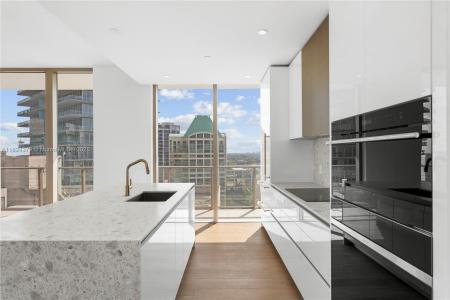 2678 Tigertail Ave 1707, Miami, Florida 33133, USA