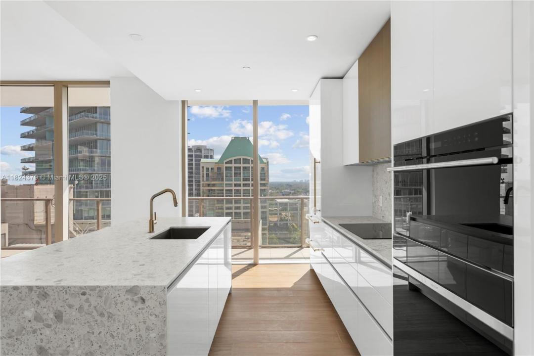 2678 Tigertail Ave 1707, Miami, Florida 33133, HOA KỲ