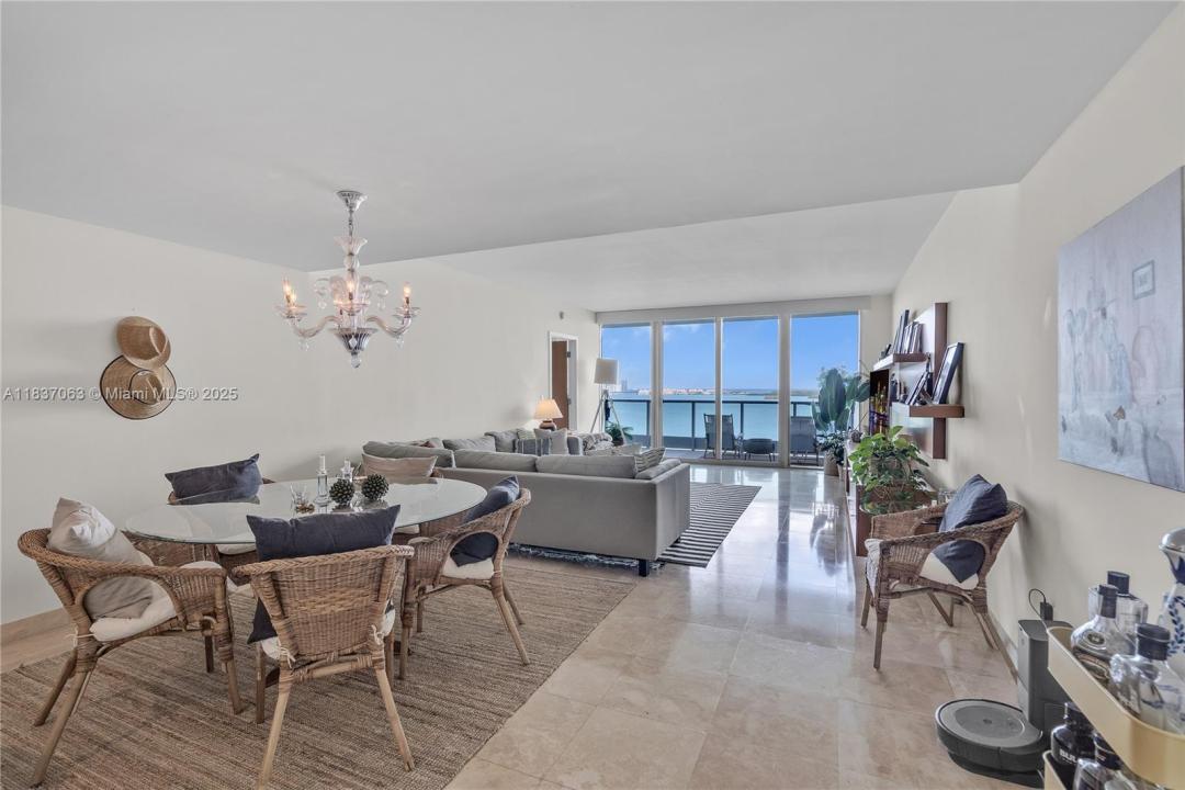 1331 Brickell Bay Dr 2007, Miami, פלורידה 33131, ארצות הברית של אמריקה