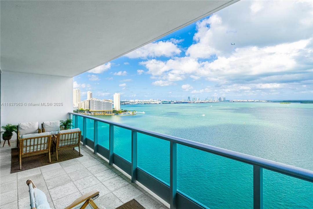 1331 Brickell Bay Dr 2007, Miami, פלורידה 33131, ארצות הברית של אמריקה