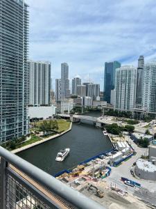 690 SW 1st Ct 2122, Miami, Florida 33130, USA