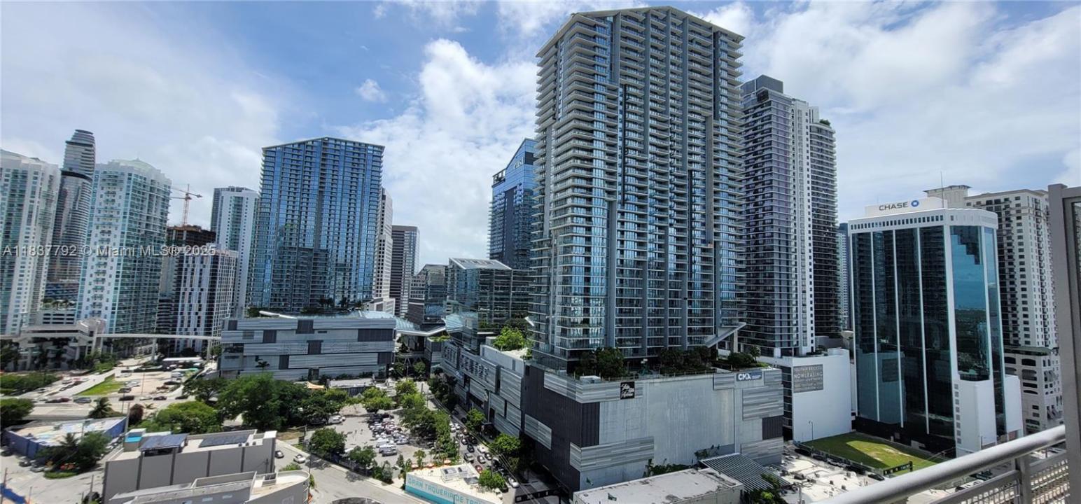 690 SW 1st Ct 2122, Miami, פלורידה 33130, ארצות הברית של אמריקה 
