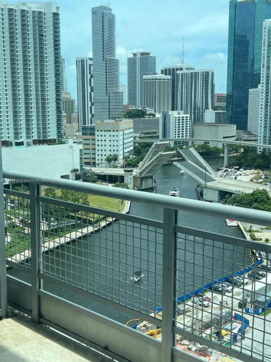 690 SW 1st Ct 2122, Miami, פלורידה 33130, ארצות הברית של אמריקה 