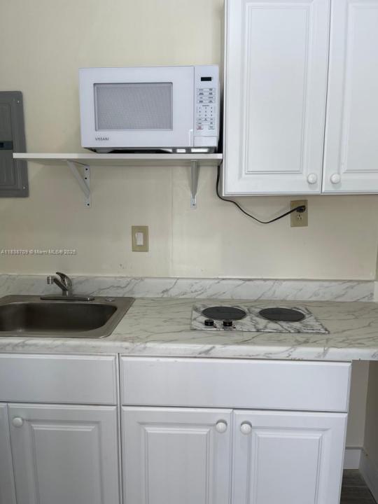 2215 Mayo St E2, Hollywood, Florida 33020, Estados Unidos