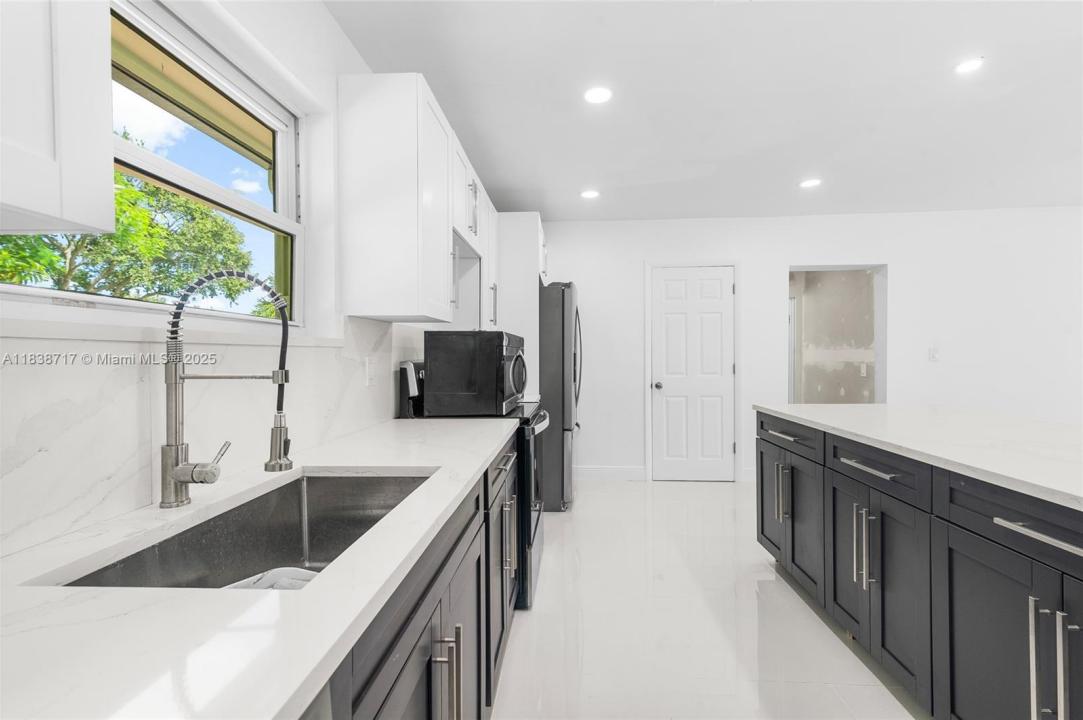 1124 Yale Dr, Hollywood, פלורידה 33021, ארצות הברית של אמריקה 