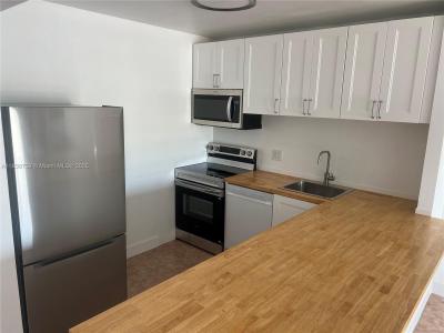 1455 N Treasure Dr 5B, North Bay Village, Florida 33141, USA