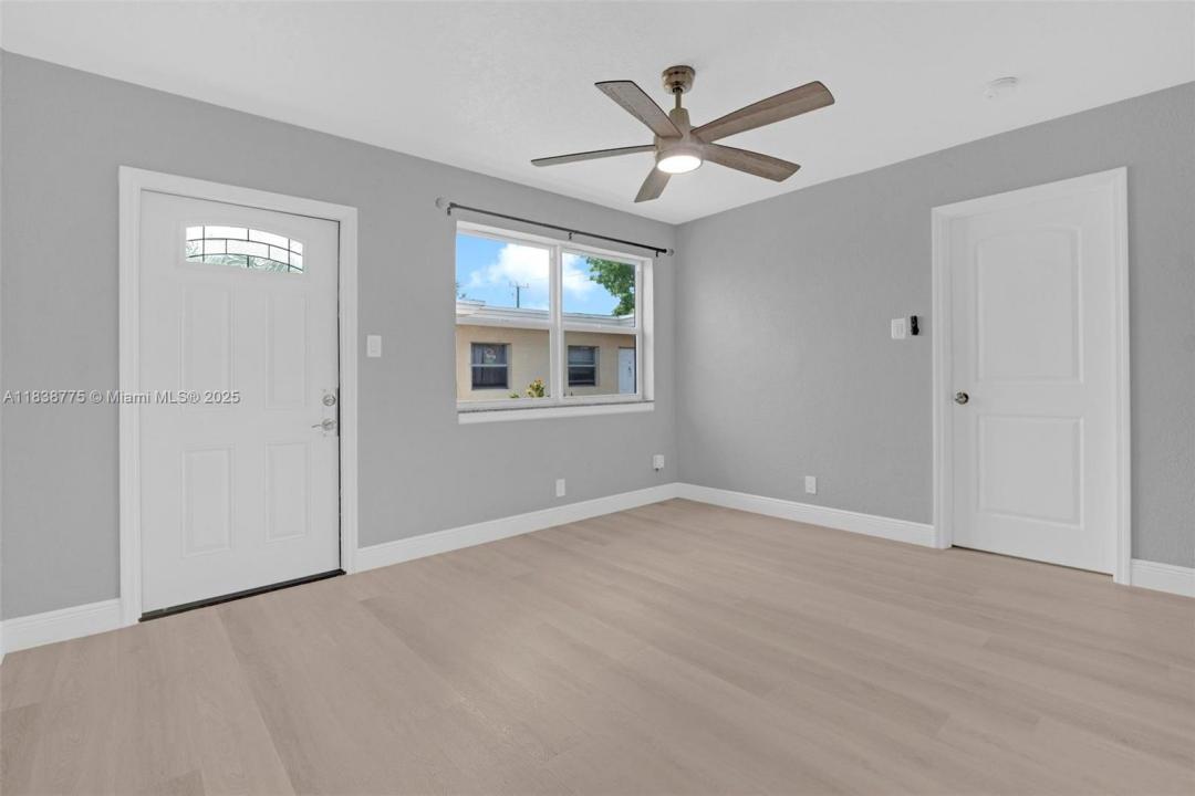 369 Phippen Waiters Rd 2, Dania Beach, Florida 33004