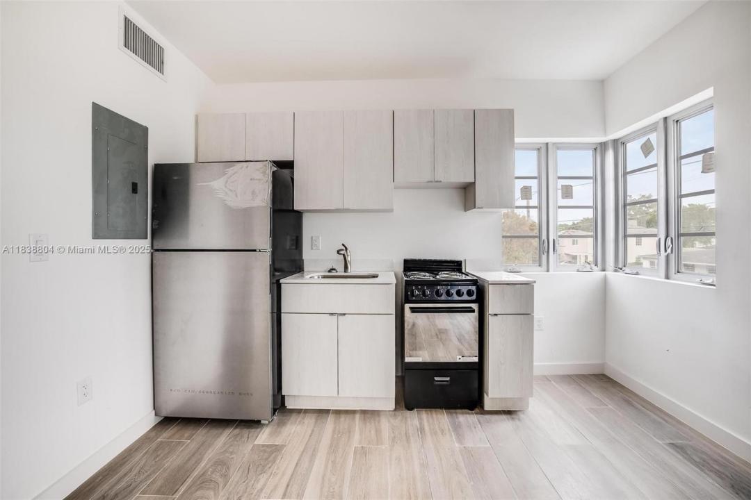 572 NE 67th St 1, Miami, Flórida 33138, Estados Unidos