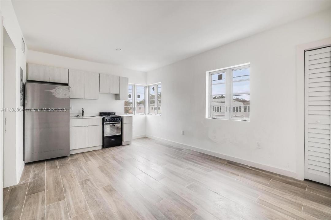 572 NE 67th St 1, Miami, Flórida 33138, Estados Unidos