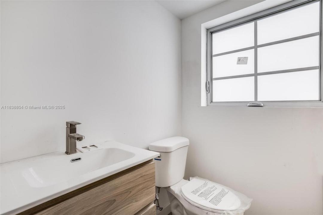 572 NE 67th St 1, Miami, Flórida 33138, Estados Unidos