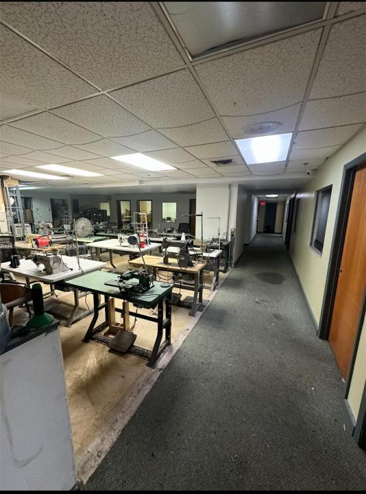 705 E 10 Ave second floor, Hialeah, 佛羅里達州 33010, 美國