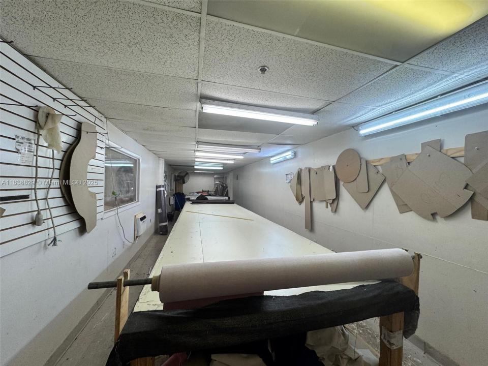 705 E 10 Ave second floor, Hialeah, 佛羅里達州 33010, 美國