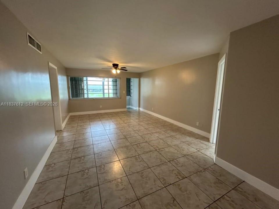 1450 NE 191st St 106, Miami, Florida 33179, USA