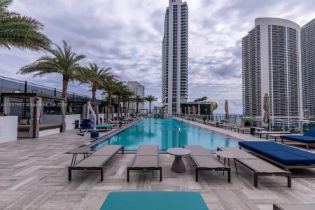 4010 S Ocean Dr T3501, Hollywood, Florida 33019, USA
